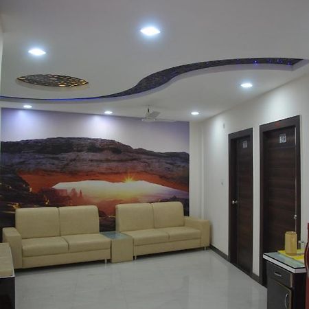 Hotel Krishna Galaxy Kānpur Exterior photo