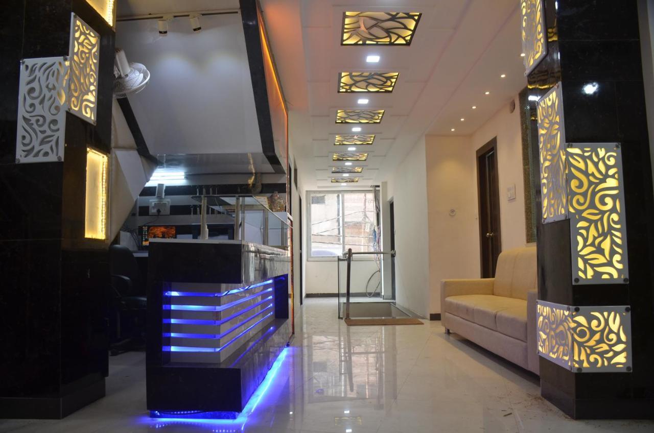 Hotel Krishna Galaxy Kānpur Exterior photo